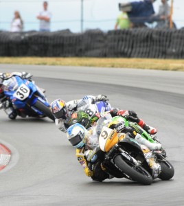 Mid-O 09 - Eslick Sun Danny Eslick leads the Daytona SportBike race over Jamie Hacking, Josh Herrin and Martin Cardenas. Eslick made a dramatic last-lap pass on Hacking for the win. (Larry Lawrence photo)