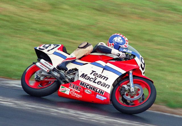 Carter, Alan-sm Alan Carter on the beautifully prepared Team MacLean Honda RS250R at Mid-Ohio in 1987. (Larry Lawrence photo)