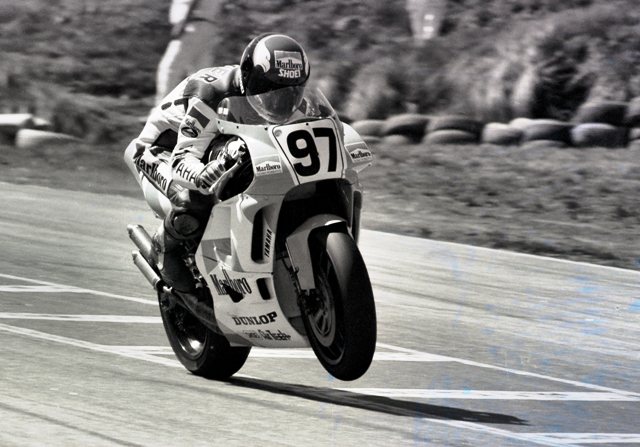 Rich Oliver on the Marlboro Yamaha YZR500 Grand Prix bike wheelying down the hill into the last turn at Road Atlanta in WERA Formula USA action. (Larry Lawrence photo)