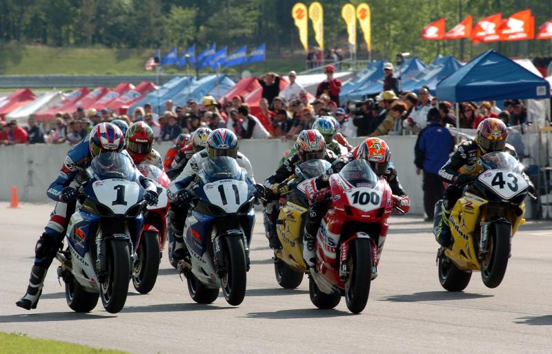 Barber Superbike start in April of 2005. (Larry Lawrence photo)