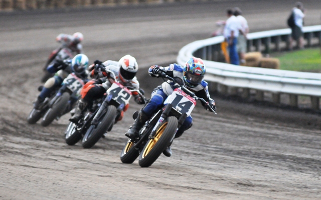 Johnson-Springfield Jake Johnson leads Bryan Smith and Sammy Halbert out of four at the Springfield Mile. (Larry Lawrence photo)