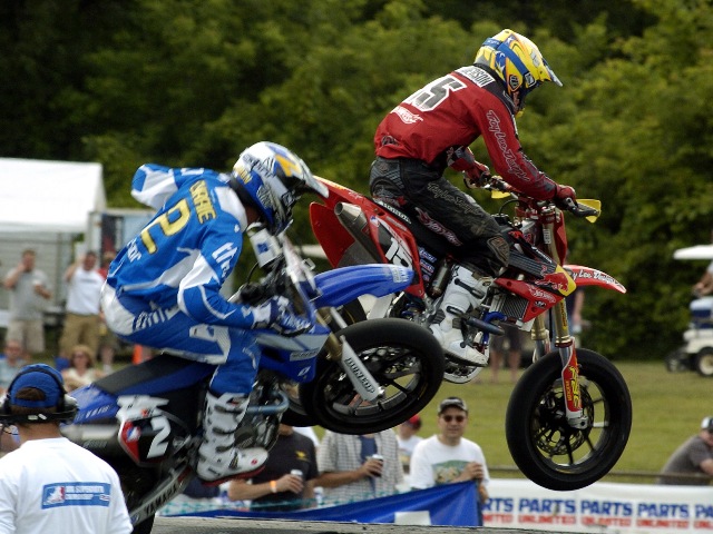 Anderson, Cassidy 2-sm Cassidy Anderson and and Brandon Currie battle for the lead in the AMA Supermoto Lites race at Waterford Hills, Mich., in July of 2006. (Larry Lawrence photo)