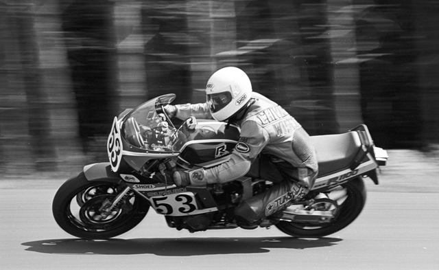 Dan Chivington racing his Suzuki GSXR at Grattan Raceway Park in 1986. (Larry Lawrence photo)