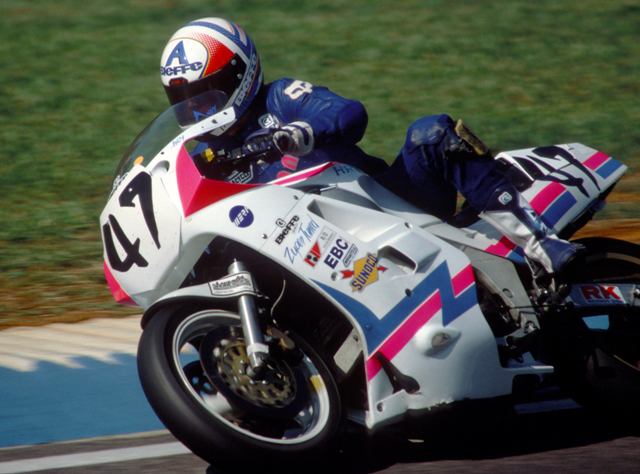 Andy Fenwick racing in the Road Atlanta Formula USA race in August of 1990 on the Human Race Team Yamaha FZR1000. (Larry Lawrence photo)