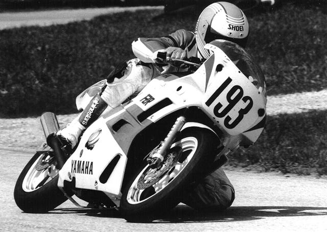 Schmidt Andy Schmidt leans his Yamaha into a corner at Blackhawk Farms en route to victory. (Larry Lawrence photo)