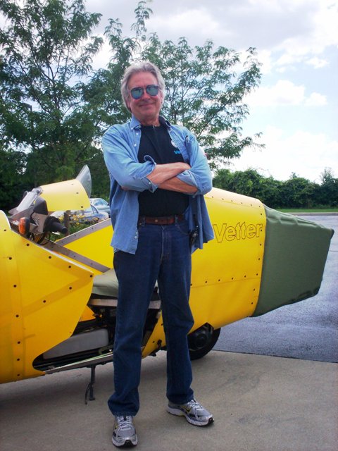 Vetter-sm Craig Vetter and his Honda Helix-based streamliner. (Larry Lawrence photo)