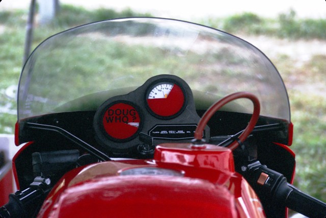Doug Who “Doug Who?” stenciled across the speedometer of a Suzuki GSXR in reference do Doug Polen’s dominance of Suzuki Cup races in the mid-1980s. (Larry Lawrence photo)