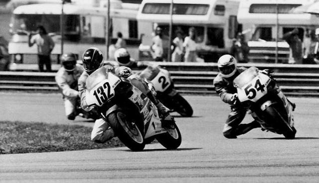 Lee Pounders (132) leads in the AMA/CCS Middleweight Supersport race at Daytona sometime in the early 1990s. Michael Barnes (2) moved through the field to win the race. (Larry Lawrence photo)