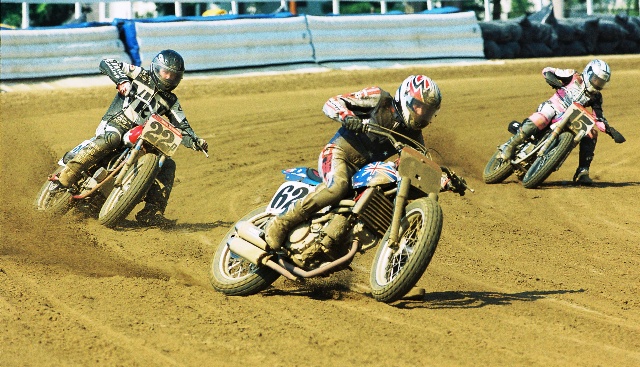 Luke Gough (62) leading Kevin Vance (22P) and Nichole Cheza (15) on the deep and sandy cushion of the Beulah Park Mile in Grove City, Ohio. (Larry Lawrence photo)