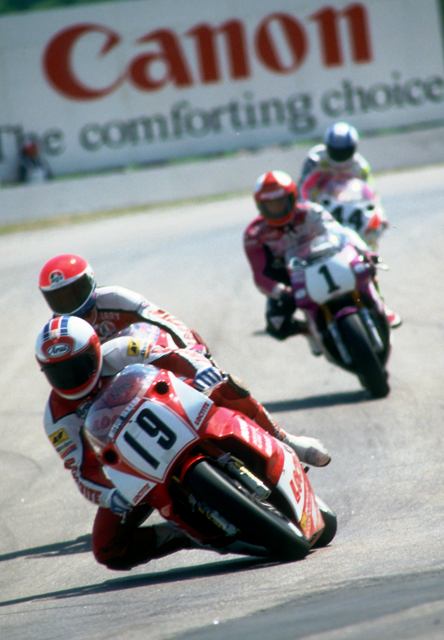 Rob McElnea (19) leading his Loctite Yamaha teammate Terry Rymer with Fred Merkel (1) and maybe Michel Mercier (44). (Larry Lawrence photo)