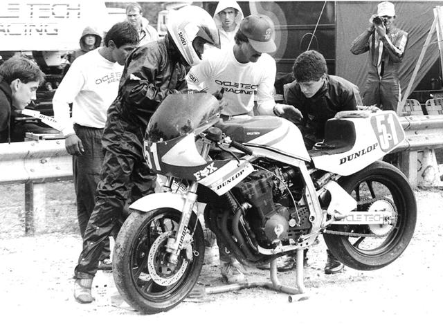 Cycle Tech Cycle Tech Racing pits for repairs during a WERA National Endurance race in 1985 at Blackhawk Farms. (Larry Lawrence photo)