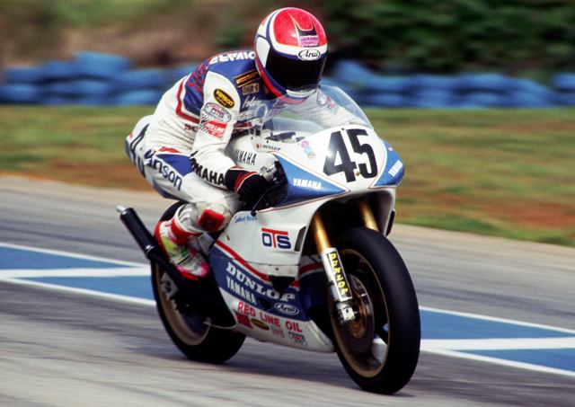 Colin Edwards racing his OTS/Red Line Oil Yamaha in qualifying for a WERA Formula USA race at Road Atlanta in 1992. (Larry Lawrence photo)