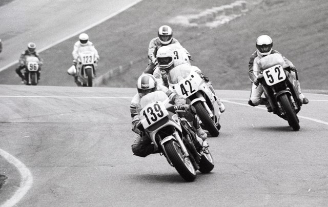 Doug Kidd (139) leading, Ken Welty (42), Ray Yoder (52), Tom Kipp (behind 42), Frank Fillingham (123) and Michael Martin (96) in the A Superbike race at the 1989 WERA Grand National Finals. (Larry Lawrence photo)