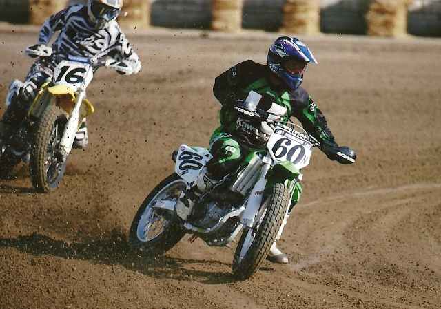 Sammy Sweet (60N) and A.J. Eslick (16) race on the freshly-prepped Springfield (Ill.) TT track during qualifying for the 2008 event. (Larry Lawrence photo)
