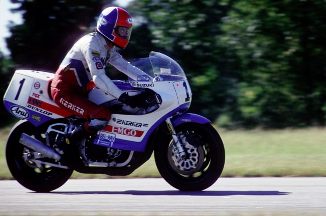 John Ulrich goes heavy on the brakes of the Team Hammer Suzuki endurance machine during a WERA National Endurance race in the mid-1980s. (Larry Lawrence photo)