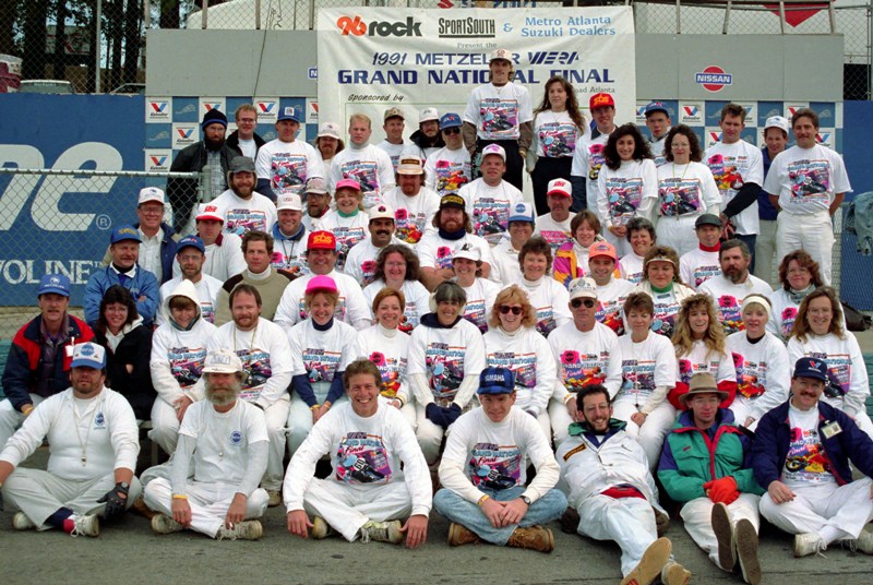 The corner/safety working crew get together for a photo at the 1991 WERA Grand National Finals. (Larry Lawrence photo)