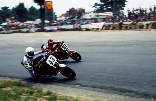 Baldwin - Klinzmann - Loudon 79 Mike Baldwin (43) and Harry Klinzmann (31) battling for third early in the 1979 Loudon Superbike race. (Rich Chenet photo)