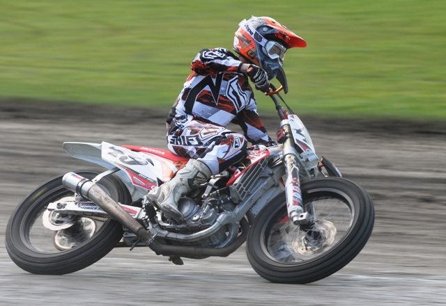 Chad Cose topped the field in qualifying for today's Grand National in Gas City, Indiana. Talk about close racing - the entire 40-rider qualifying field was covered by less than a second. (Larry Lawrence photo)