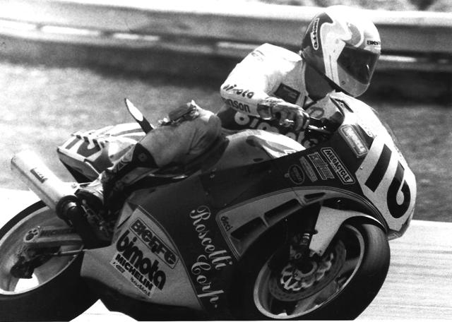 Dale Quarterley races the Human Race Team Bimota at the AMA/CCS Endurance race at Road America in 1991. Quarterley, along with teammate Tommy Douglas, went on to win the race. I have no idea what’s sticking out behind Quarterley’s knee. (Larry Lawrence photo)