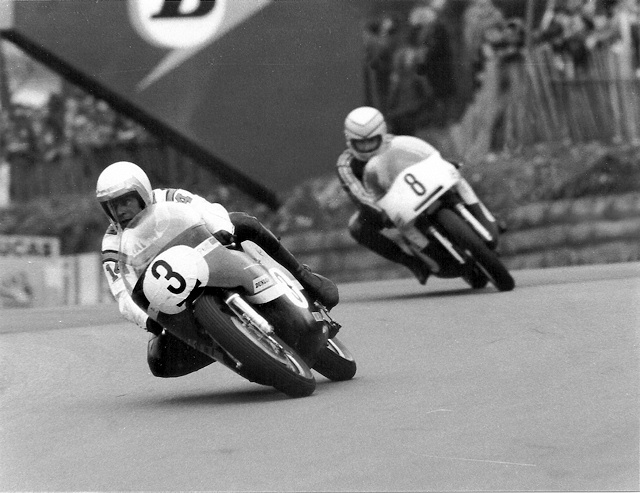 Cal Rayborn, riding an iron-barrel Harley-Davidson XR750, leads British short-circuit master Ray Pickrell on a factory BSA at Brands Hatch during the 1972 Transatlantic Math Races. Rayborn won the race and set a new track record in the process. Rayborn’s performance showed the world that the Americans were adapting to European-style road racing very quickly. (Photo courtesy of the Jim Greening Collection)