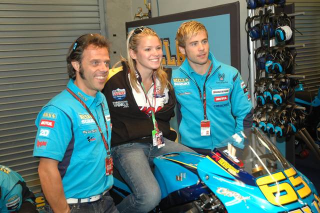 Myers - Rizla 2 (From left) Loris Capirossi, Elena Myers, Alvaro Bautista.