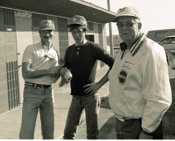 Chivington 3 - sm Dan Chivington (middle) relaxes after a day’s racing with fellow racer Terry Hampton and then WERA announcer Glenn Iles. (Larry Lawrence photo)