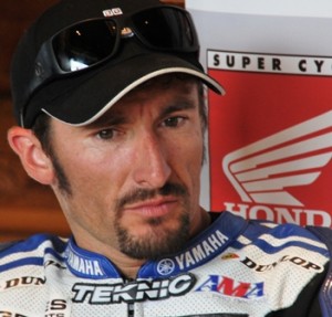 Josh Hayes is probabaly wondering why Yamaha isn't telling Ben Bostrom to cool it after this weekend at VIR. (Larry Lawrence photo)