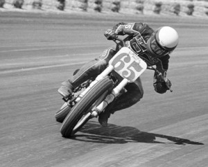 Randy Texter en route to his best AMA Grand National finish of 10th at the Indy Mile in 1986. (Larry Lawrence photo)
