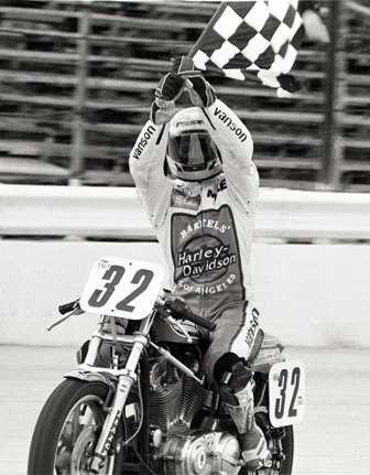 Mil Mile 3 Race winner Mike Hale said he was so scared of running in a pack and possible crashing into the wall on that track the he did everything he could to get a good start and clear out as fast as possible. (Larry Lawrence photo)