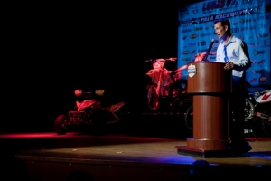 MX awards 2 MX Sports Pro Racing Vice President Davey Coombs presented several awards. (Courtesy Steve Cox/Racer X)