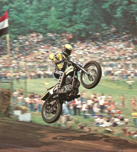 Landing on the front wheel was verboten back in days of low-travel suspensions. Kenny Roberts makes sure he’s going to land on the back wheel of his factory Yamaha as he comes off the famous Peoria TT jump in August of 1976. (AMA press kit photo)