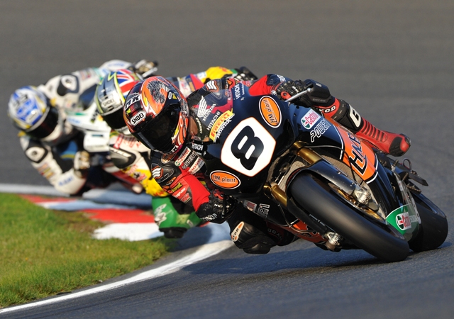Newly crowned champ Ryuichi Kiyonari in action in the British Superbike Series. (Gavan Caldwell photo)