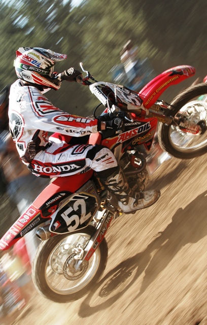 Schnell, Greg - Washougal '04 Greg Schnell caught in action at the 2004 Washougal 125cc National aboard the Amsoil/Chaparral/Factory Connection Honda CR250F. Schnell had an outstanding outing at Washougal that year, finishing fourth overall and earning second to James Stewart in the second moto. (Larry Lawrence photo)
