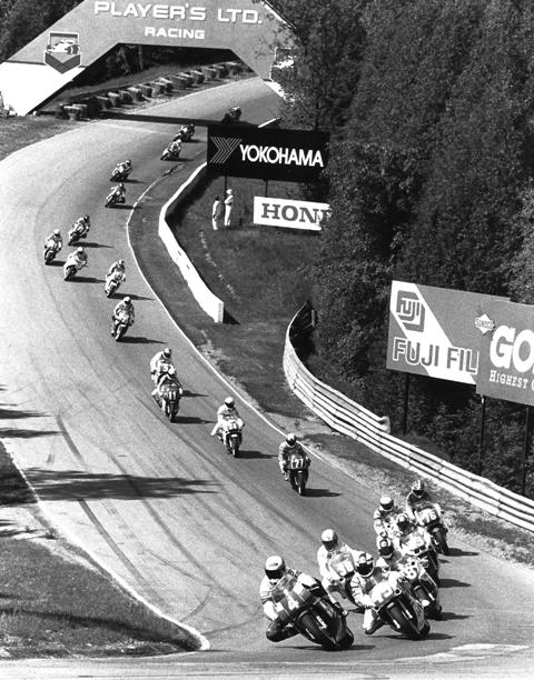 Mosport WSBK 1989 Belgian racing ace Stephane Mertens (4) leads the pack into turn 5a, or Moss Corner in a round of the 1989 Canadian World Superbike Championship. Behind Mertens are two of Canada’s best Miguel Duhamel (45) and Steve Crevier (48). (Larry Lawrence photo)