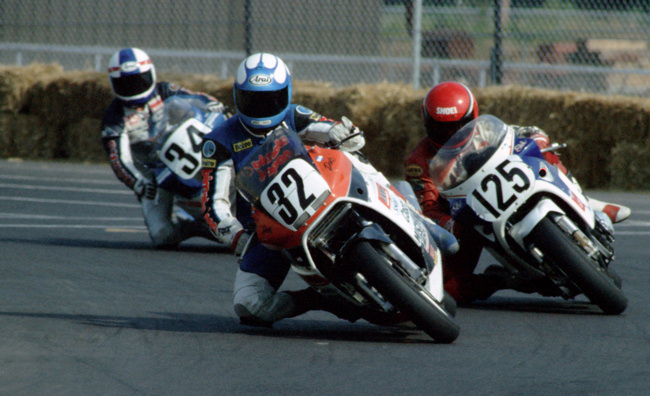 Dale Quarterley (32), of Rockland, Mass., leads Dave Sadowski (125), of Exeter, N.H., in the 1987 AMA Superbike race at Memphis Motorsports Park. Quarterly won the battle of this pair of ex-AAMRR club racers. This photo must have been taken late in the race since Kevin Schwantz, who won, is coming up on the two New Englanders. (Larry Lawrence photo)