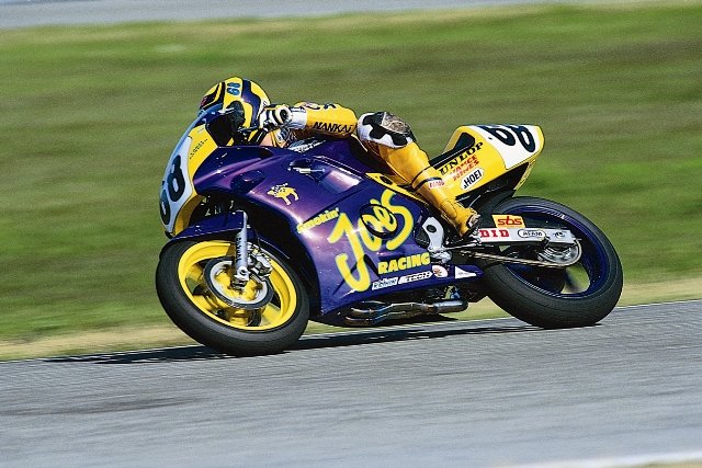 Smith, Mike - 600 SS Mike Smith beat a field deep with talent in the 1994 Daytona 600 Supersport final. (Dunlop press kit photo)