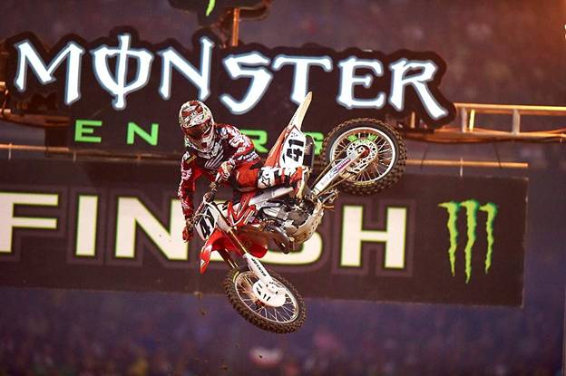Houston SX review 1 2010 Monster Energy Supercross champion and Rockstar Makita Suzuki’s Ryan Dungey earned a second place finish last weekend and now sits in fifth place, 31 points behind the leader. (Photo Credit: Hoppenworld.com)
