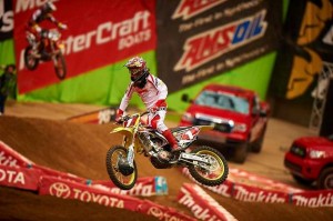 Houston SX review 2 GEICO Honda’s Justin Barcia kicked off the Eastern Regional Supercross Lites class season with a victory, marking the third of his career. (Photo Credit: Hoppenworld.com)