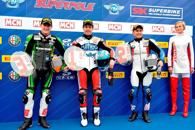 Carlos Checa (Althea Racing) took his second pole of the 2011 season by posting the fastest lap of the weekend in Superpole three, a 1’28.099. Local rider Leon Haslam (BMW Motorrad Motorsport) will line up behind Checa at Leon’s home track, with another British rider, Tom Sykes (Kawasaki Racing Team Superbike) third. 