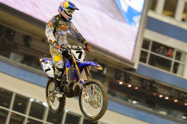James Stewart seems OK a week after his wicked crash at Jacksonville. Stewart was over a second faster than second place qualifier Trey Canard in qualifying for tonight’s round 12 of the Monster Energy AMA Supercross, an FIM World Championship. Stewart blitzed the track with a lap of 51.818 seconds on his No. 7 San Manuel/Red Bull Yamaha. (Larry Lawrence photo)