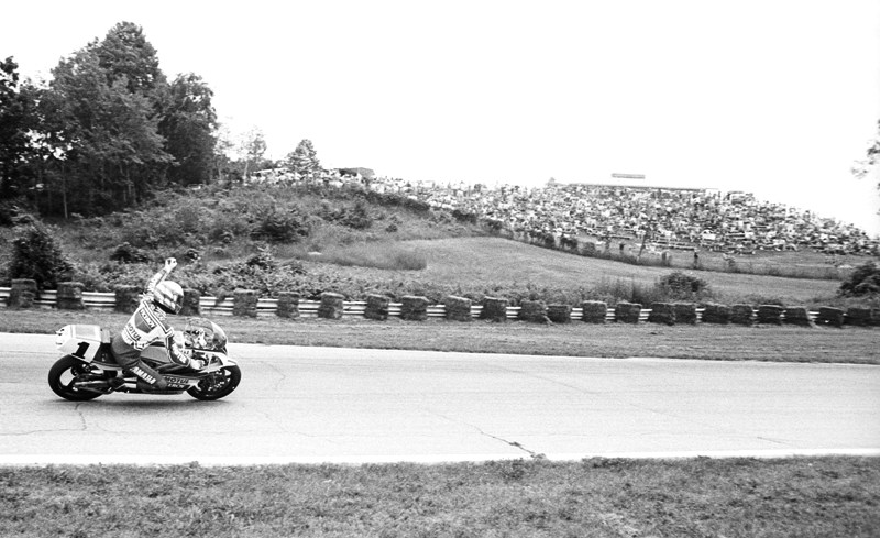Road America’s crowd acknowledged their pleasure with a standing ovation on his cool down lap after he won the 1989 Castrol AMA 250 Grand Prix. Kocinski didn’t often respond much to the crowd’s cheers, but on this day when he came around turn seven and saw the multitude cheering and waving their approval, he lifted his hand and waved back. (Larry Lawrence photo)