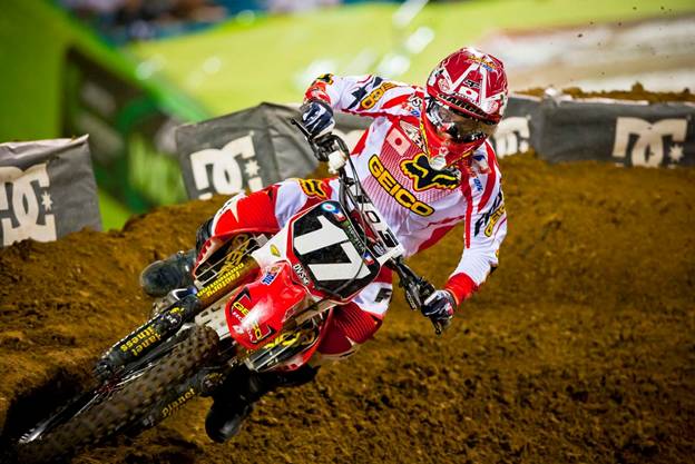 VEGAS3 After an impressive win last weekend, rookie Justin Barcia closed in on current Western Regional Supercross Lites class leader Broc Tickle’s points lead where he stands only two points back. (Photo Credit: Hoppenworld.com)
