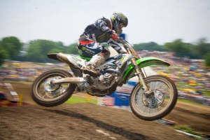 After an early crash, Ryan Villopoto overcame 28 riders in the first 450 Class moto. (Courtesy Hoppen World)