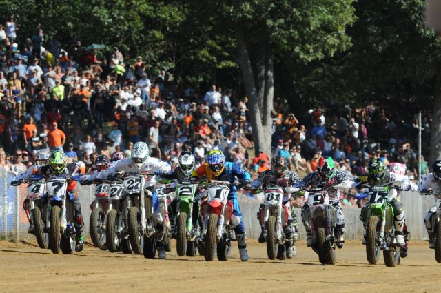 The 18-rider field launches off the line in the 2011 edition of the Peoria TT National. (Larry Lawrence photo)