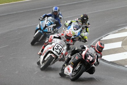 Martin Cardenas, the 2010 AMA Pro Daytona SportBike Champion, has re-signed with Team Hammer.