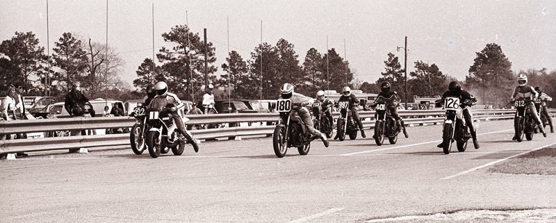 Ronnie Bowen (No. 1) and his little Suzuki RG250 Gamma won this 1985 WERA E Superbike race at Roebling Road over Thebaut Dutton (No. 180) on his Kawasaki GPz 305. (Larry Lawrence photo)