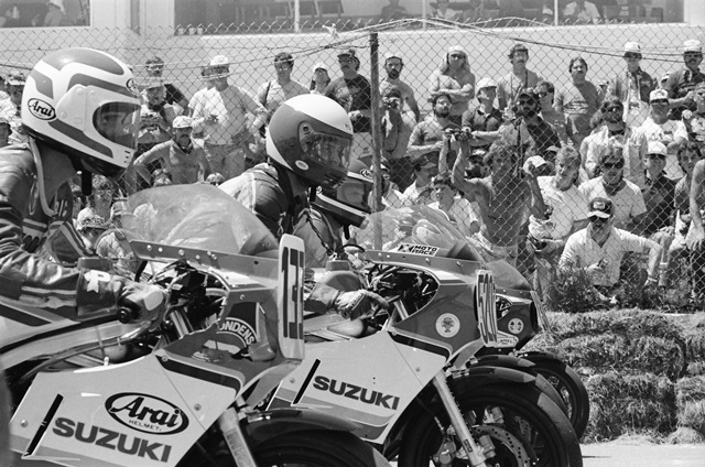 Ritter - Alden - Atwell - Loudon '86 New Jersey rider Eric Ritter (closest to camera) and Gerry Alden (No. 520) of Maine watch for the drop of the green flag at the start of the AMA Superbike race at Loudon, N.H., in June of 1986. (Larry Lawrence photo)