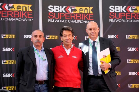 (From left to right): Claudio Calabresi, Wholesale Executive Vice President, eni spa; Paolo Flammini, CEO Infront Motor Sports; Lamberto Dolci, Brand Identity Manager, eni spa. 