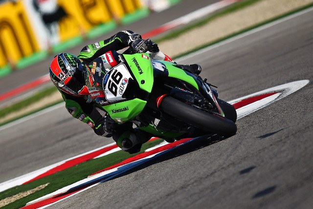 The best possible starting position was taken by Tom Sykes (Kawasaki Racing Team) for the second round in succession after he set a new track best of 1 minute 46.748 seconds in Superpole 3. This was Sykes’ fourth career Superpole win and the second at Imola.