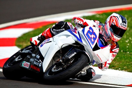 064_P02_Parkes_action-sm Broc Parkes (Honda Ten Kate Racing Products) went quickest in World Supersport testing.